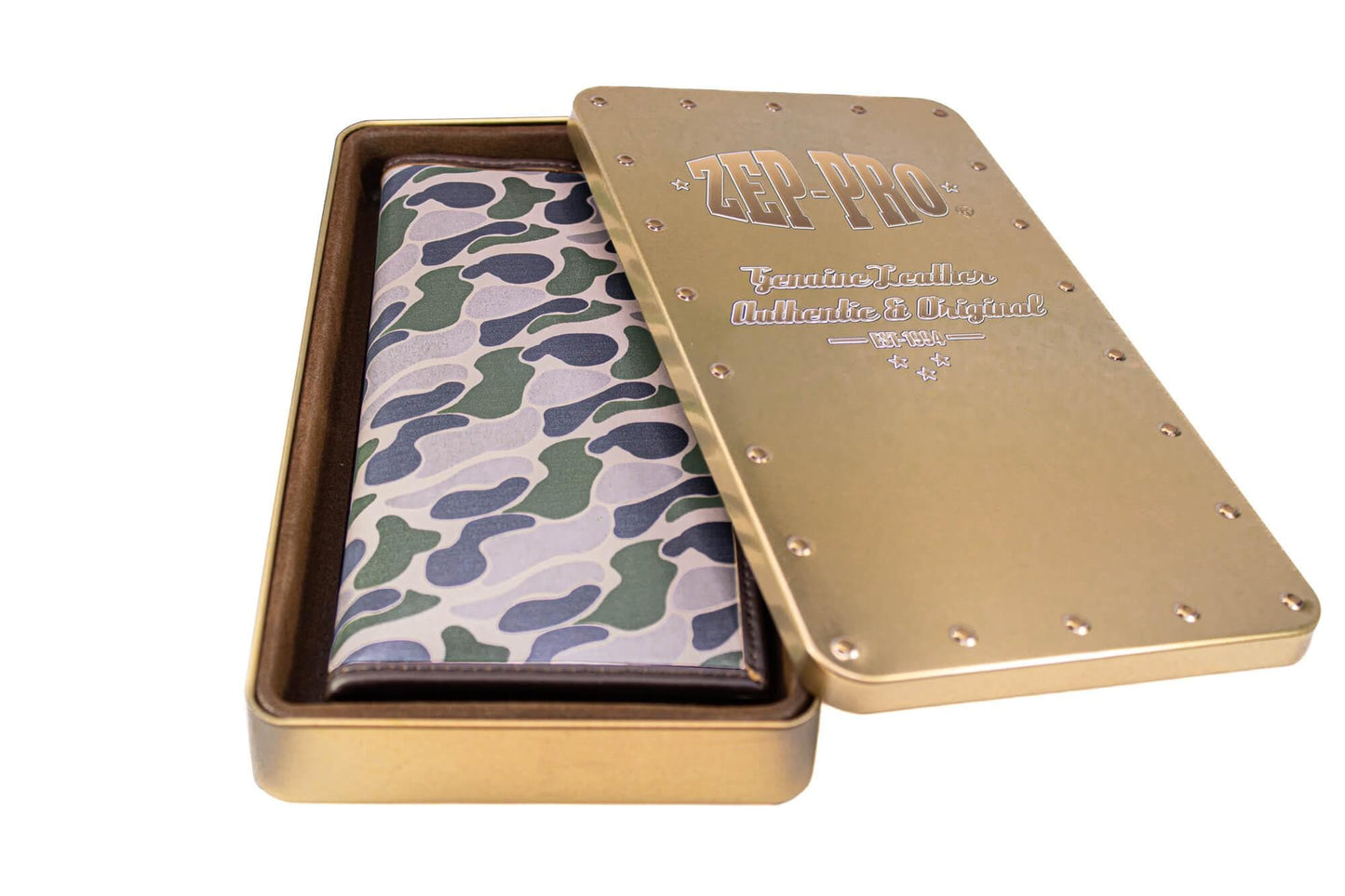 Buck Men's Secretary Old School Camo Leather Wallet.
